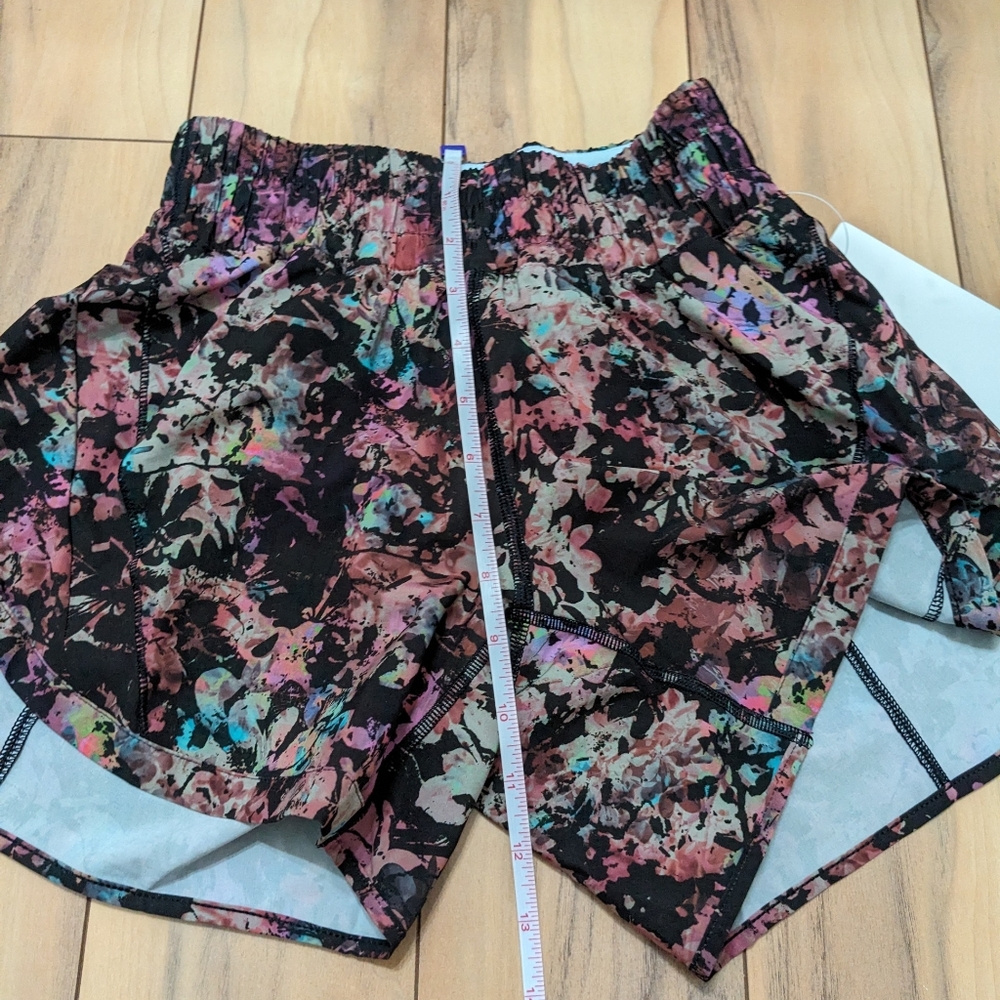 NWT! Lululemon Track That MR Shorts 5" Lines In Stencil Blossom Size 2 - Picture 9 of 16